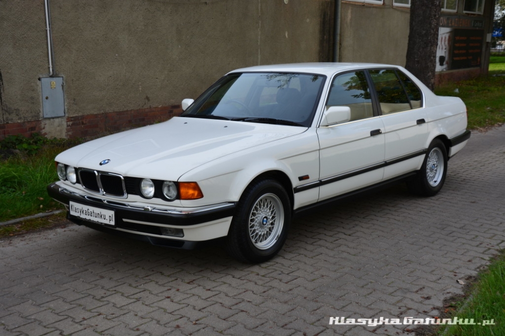 Находка: Това 1992 BMW 740i е на само 775 км и се продава