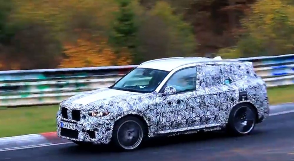 Вижте как BMW тества първия по рода си X3 M на Нюрбургринг (видео)