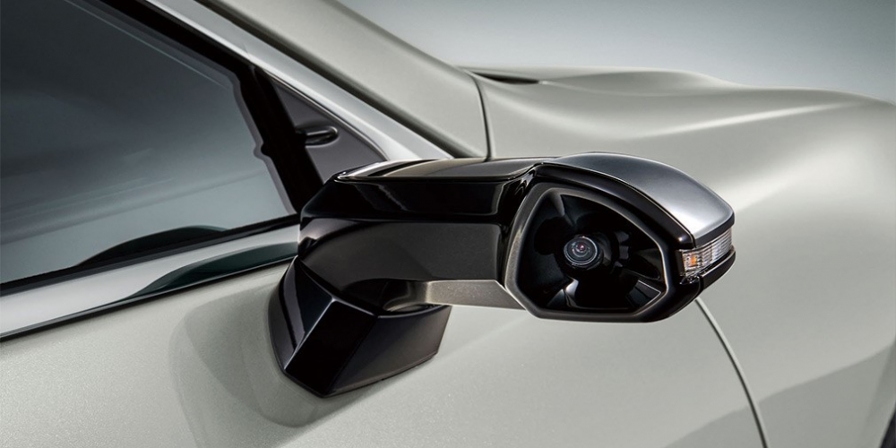 Lexus изпревари Audi и вече продава коли с камери вместо огледала