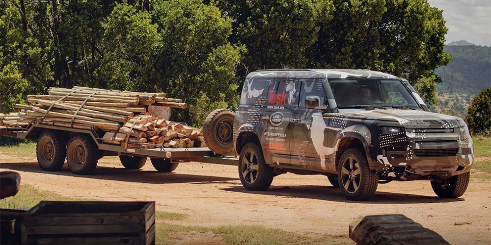 Тест на Land Rover Defender в африкански резерват (видео)