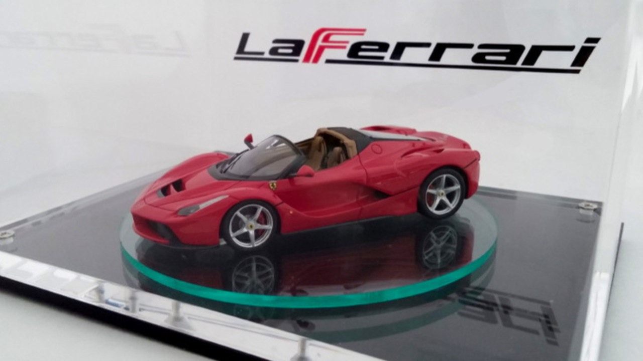 Това ли е дизайнът на Ferrari LaFerrari Spider?