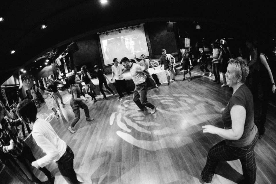 Суинг танци навсякъде в Зала 1 на НДК в концерта на 5 декември