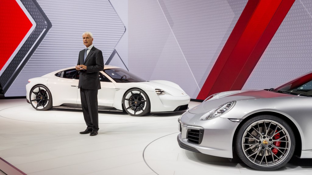 Porsche: Конвенционалните коли ще оцелеят