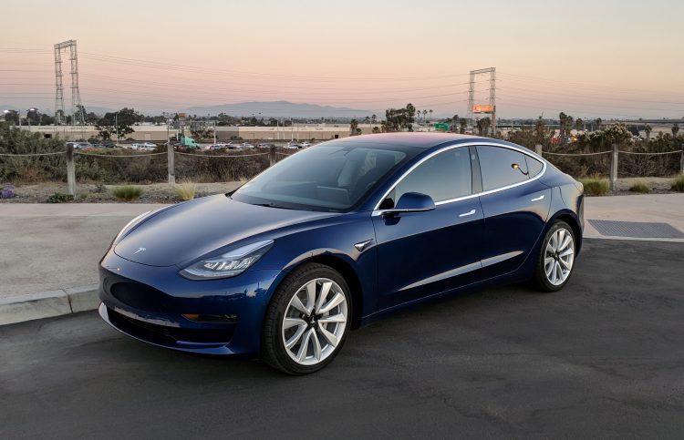 Ще стане ли Tesla Model 3 лидер по продажби?