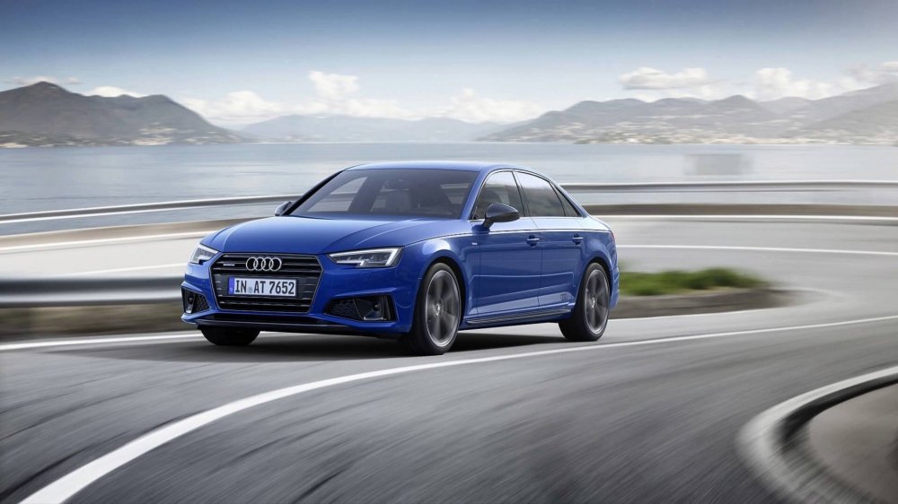 Audi подложи на леко освежаване А4 седан и комби
