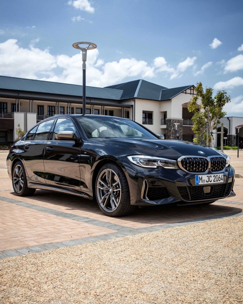 Нови снимки от BMW 3-Series G20 – този път в черно