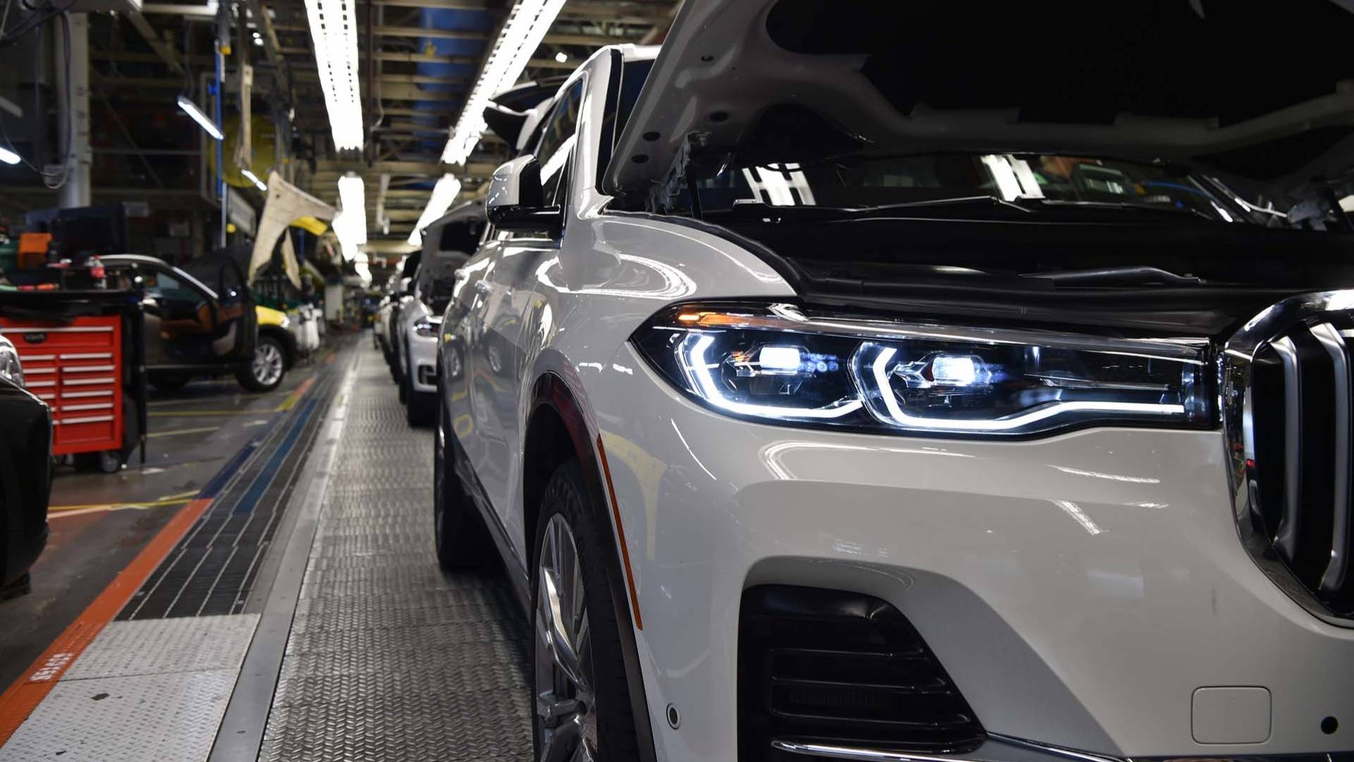 Първи официален поглед към BMW X7