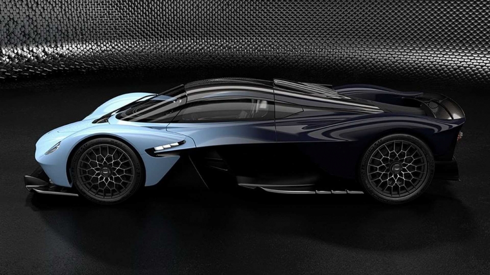 Разпространиха нови снимки на Aston Martin Valkyrie