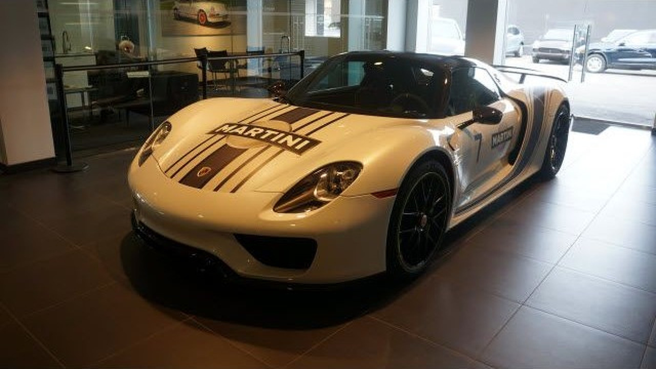 Крадат Porsche 918 Spyder посред бял ден