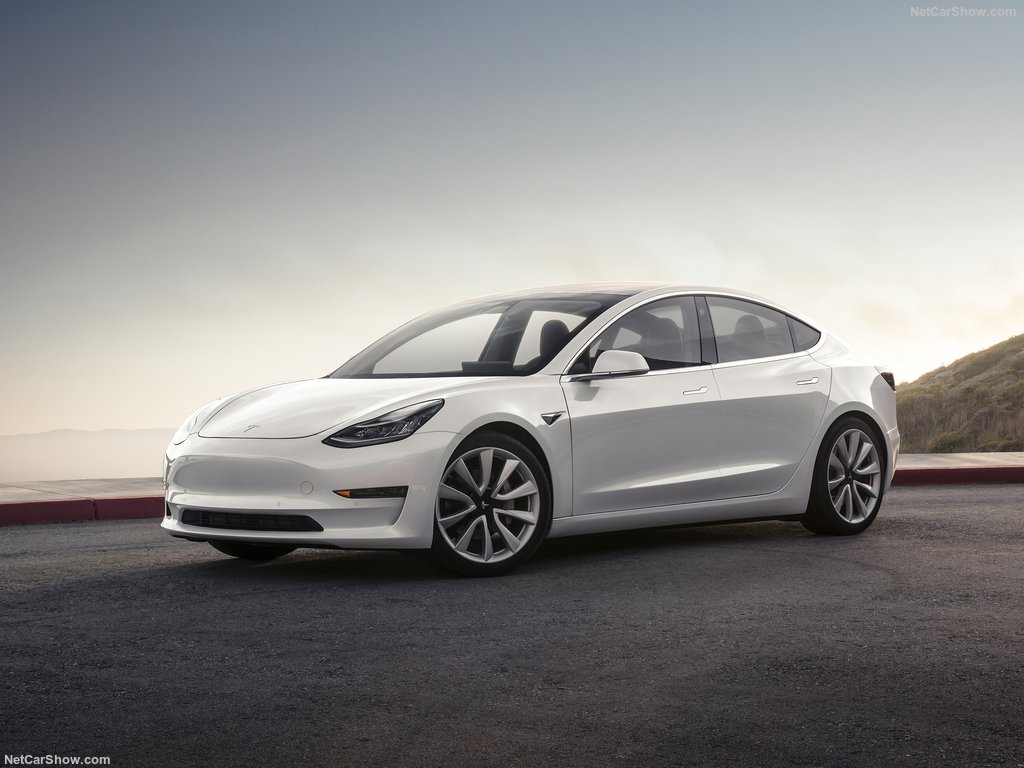 Недостиг на батерии проваля производството на Tesla Model 3