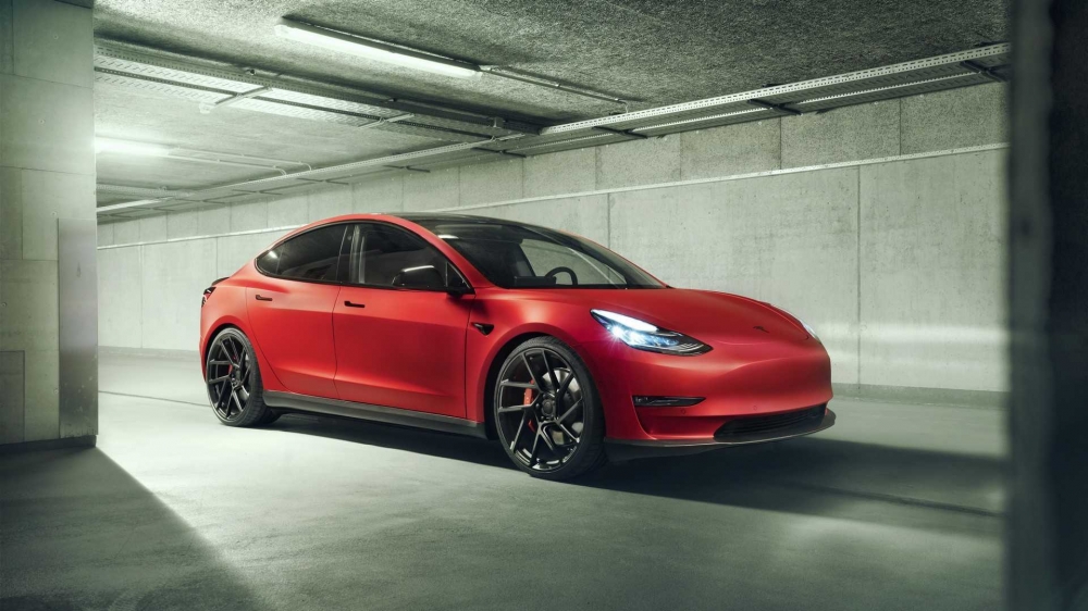 Тунери пипнаха Tesla Model 3 доста стилно