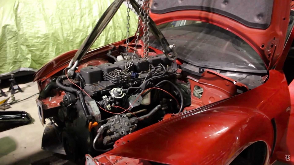 Да замениш Ванкеловия мотор на Mazda RX-8 с дизел от Cummins (видео)