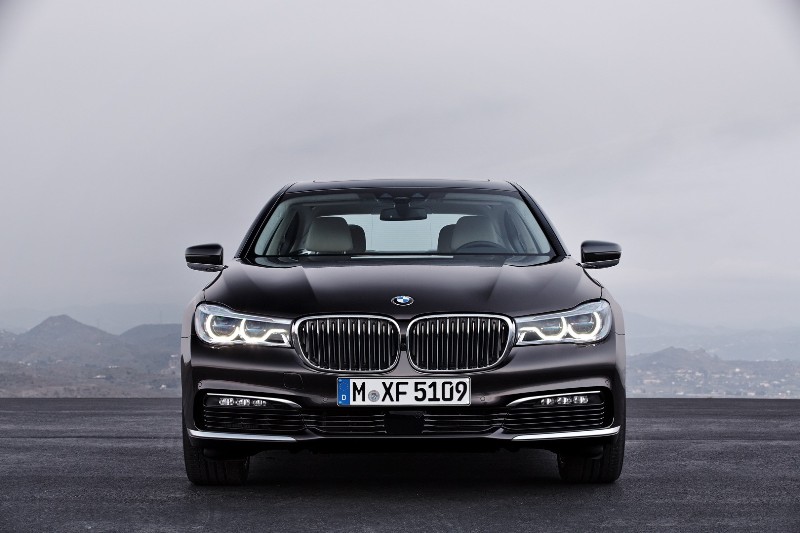 Официално: Изцяло новото поколение BMW Серия 7 (видео)