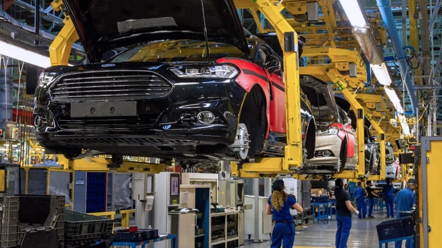 Ford съкращава около 10 процента от работната си ръка по света