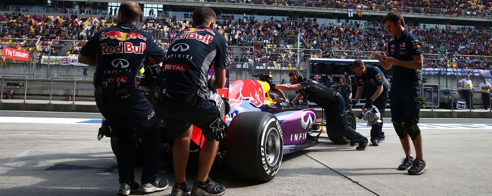 Red Bull ще чака още 2-3 седмици за мотор