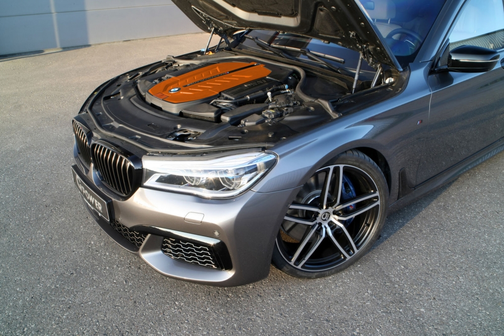Тунер дава на BMW M760Li 700 к.с. за 2000 евро