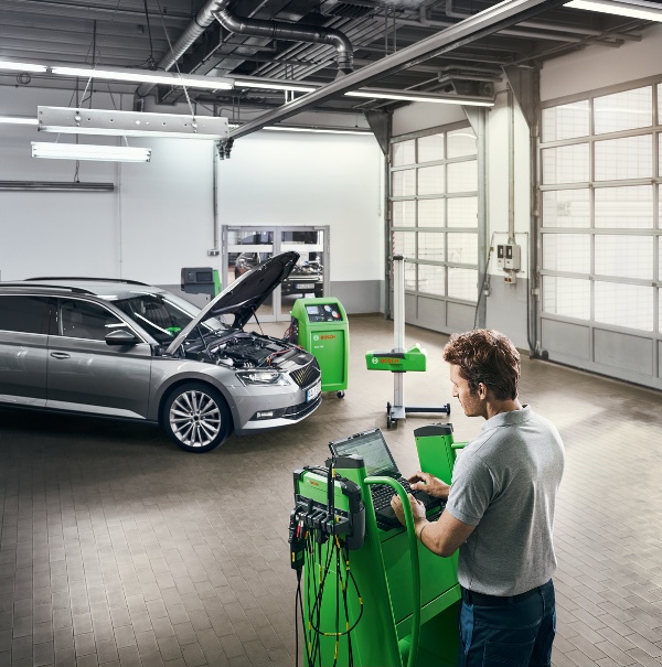 Bosch демонстрира иновативни свързани решения за търговци и сервизи на Аутомеханика 2016