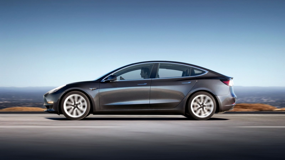 Tesla Model 3 прави европейски дебют по време на Goodwood Festival of Speed