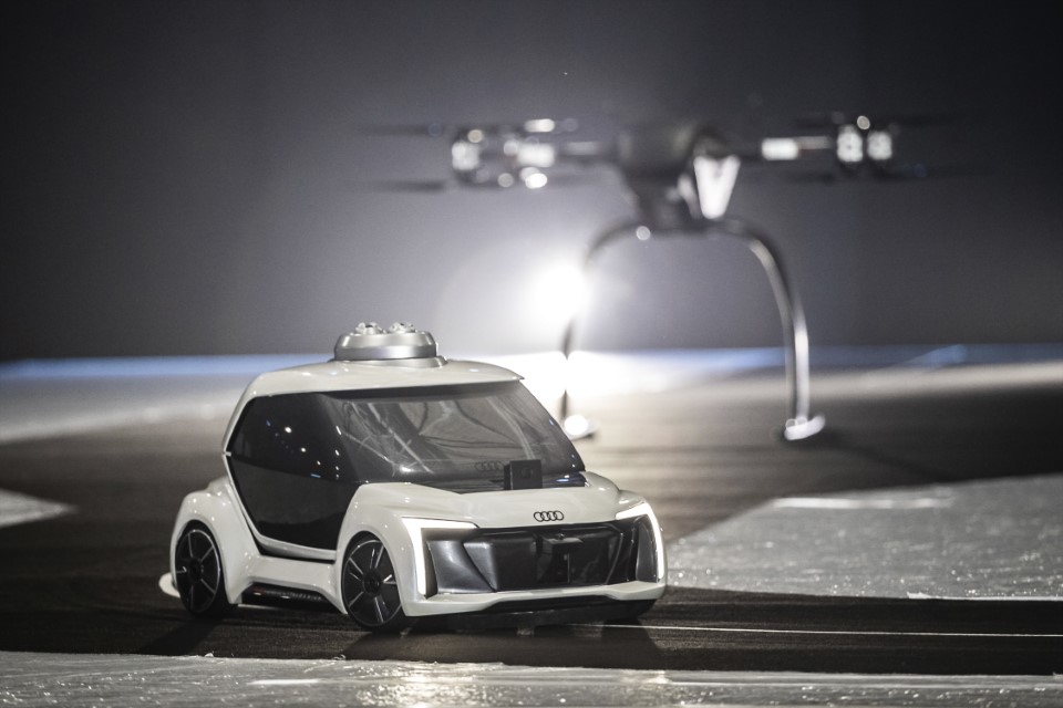 Audi, Airbus и Italdesign с безпилотно летящо такси (ново видео)