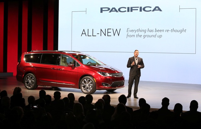 Автосалон Детройт 2015: Chrysler връща на пазара Pacifica миниван (+ видео)