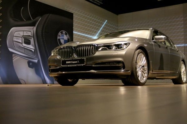 Автосалон София 2015: Новото BMW Серия 7