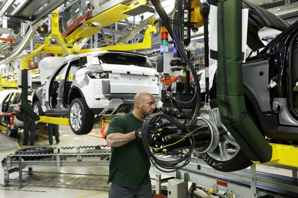Jaguar Land Rover спира производство за седмица след Брекзит