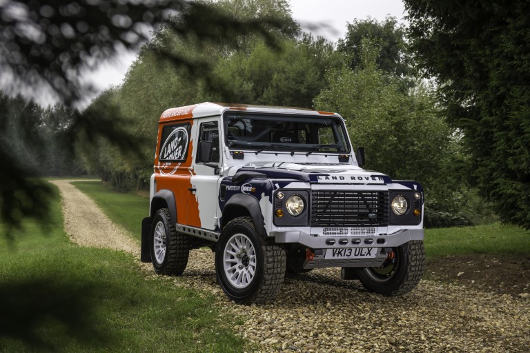 Jaguar Land Rover придобива офроуд машините Bowler