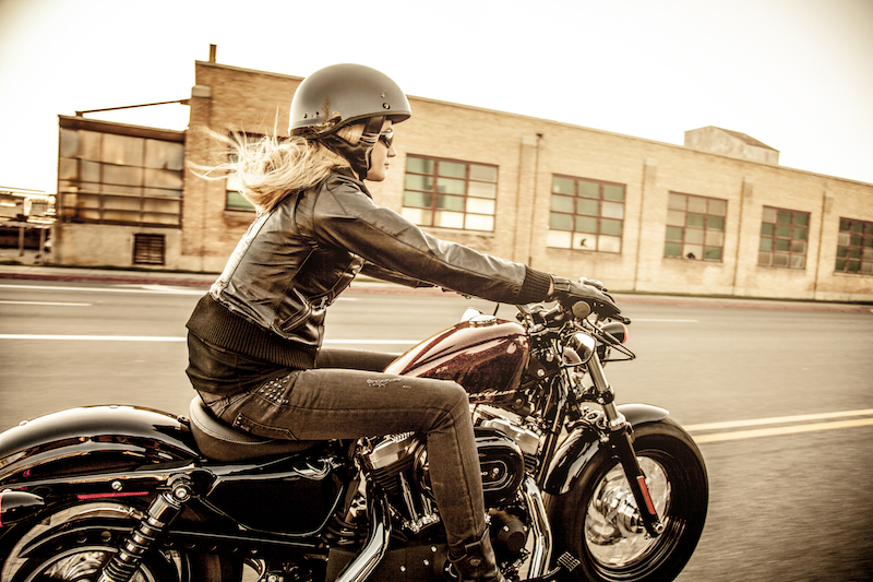 Вивиан Бейлс и нейният Harley-Davidson