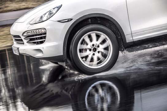 Nokian WR SUV 3 намалява спирачния път на мокро с 18 метра (+ видео)