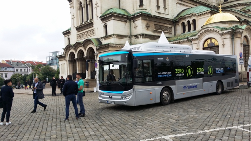 За 4 месеца електробус на Yutong спести над 1 тон вредни емисии в София