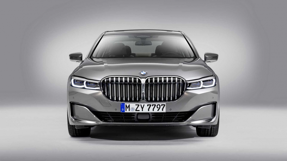 Следващото поколение BMW 7-Series може да се раздели с V12 и V8 моторите