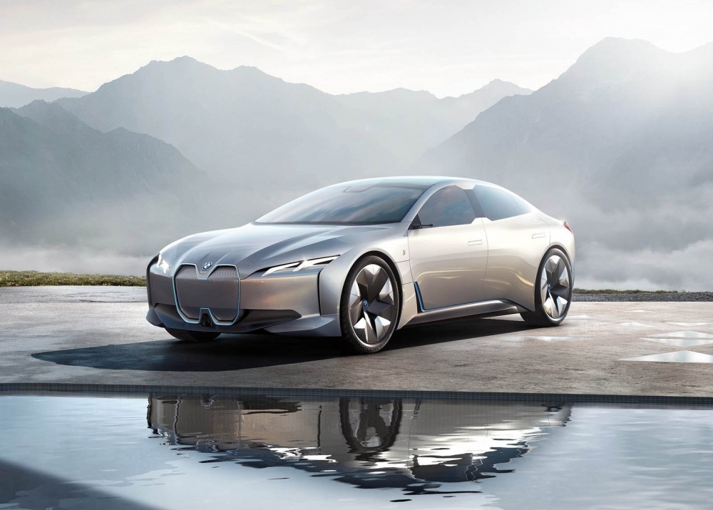 BMW потвърди: i4 идва през 2021 година