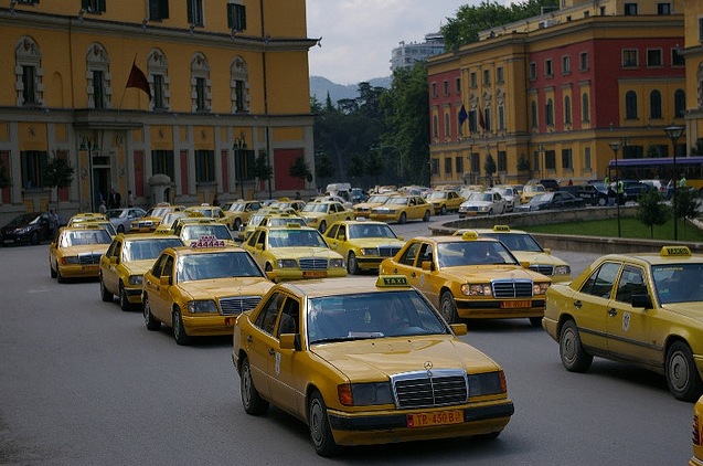 Албания ще забранява вноса на коли втора ръка, сглобени преди 2009 г.