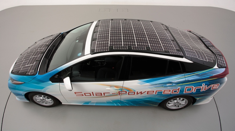 Слънчеви батерии в опитен хибрид Toyota Prius