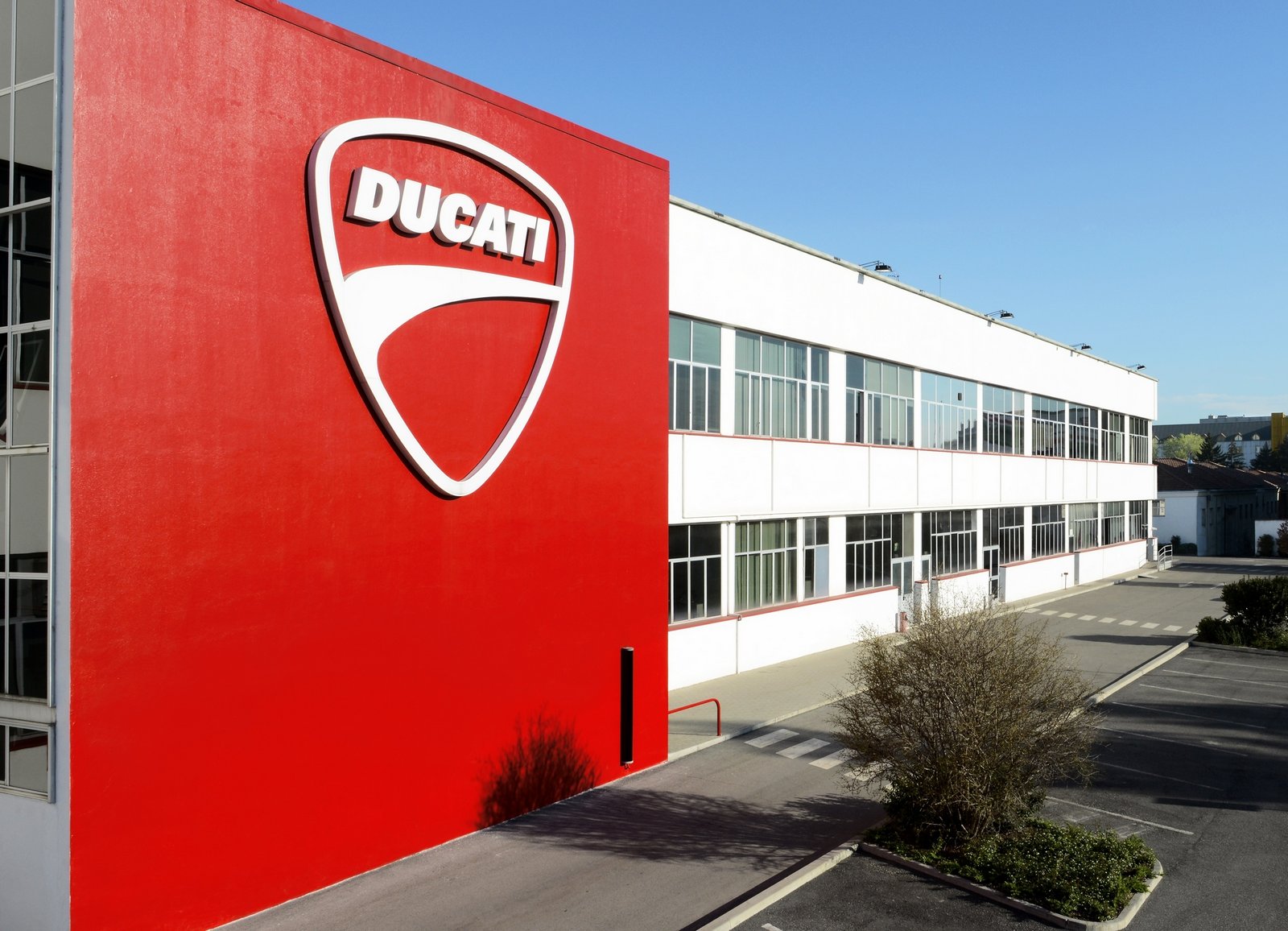 Audi се отказа да продава Ducati