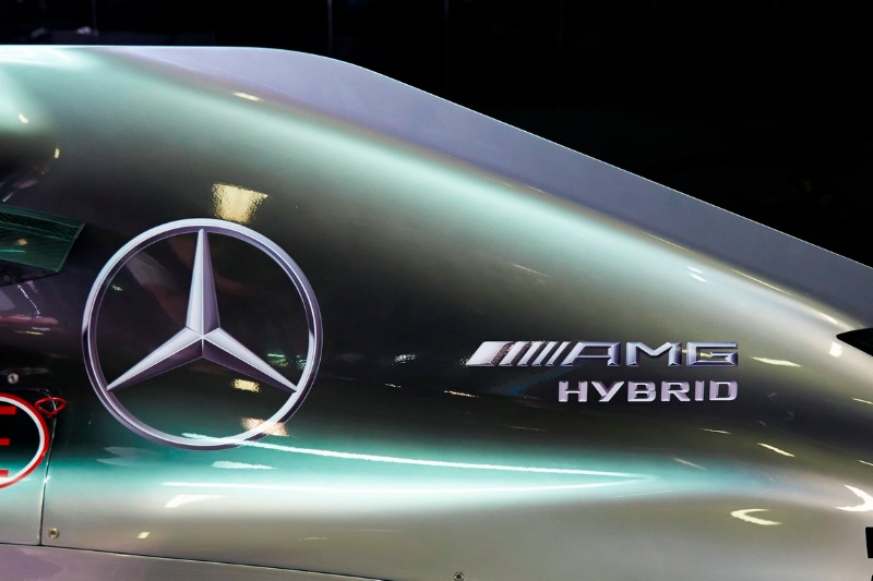 Mercedes обеща заводски мотори на клиентите си