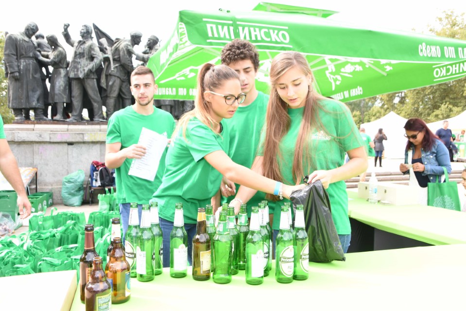 Пиринско пиво събра над 20 хиляди опакови в София