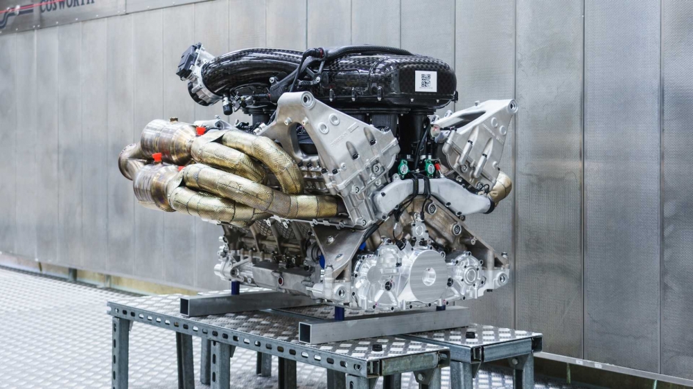 Моторът на Aston Martin Valkyrie ще се нуждае от основен ремонт на всеки 100 000 км