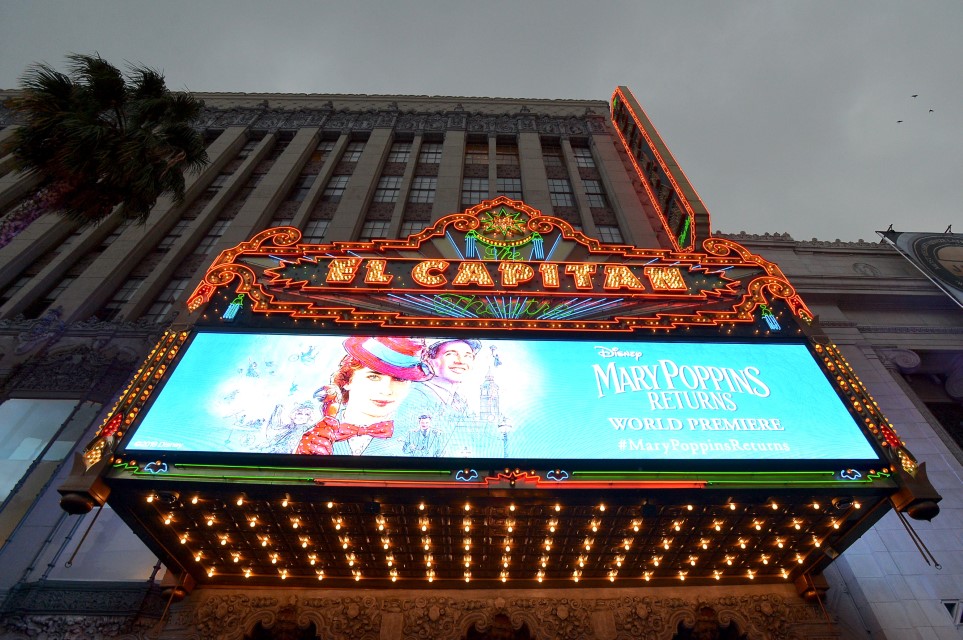 "Мери Попинз се завръща" преди Коледа, гала в Лос Анджелис (видео)