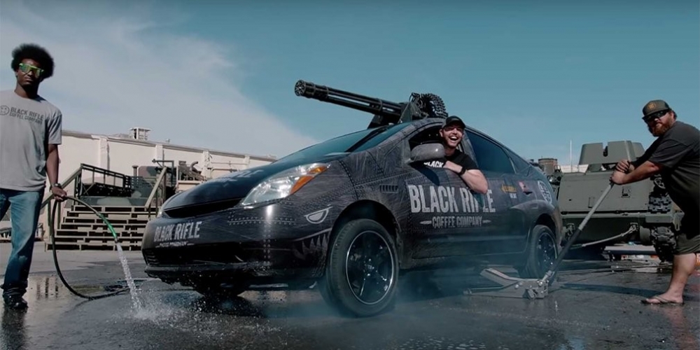 Щуро: Toyota Prius с картечница?! (видео)