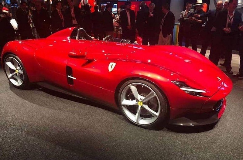 Разкриха външния вид на два нови спийдстъра Ferrari Monza