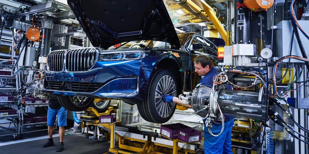 BMW стартира производството на обновената Серия 7