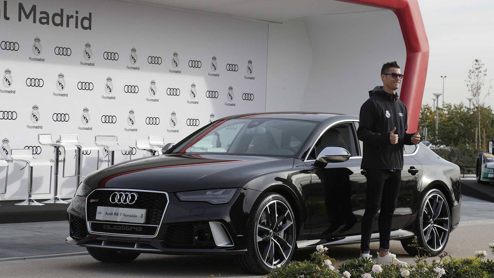 Футболистите на Real Madrid получиха новите си автомобили Audi