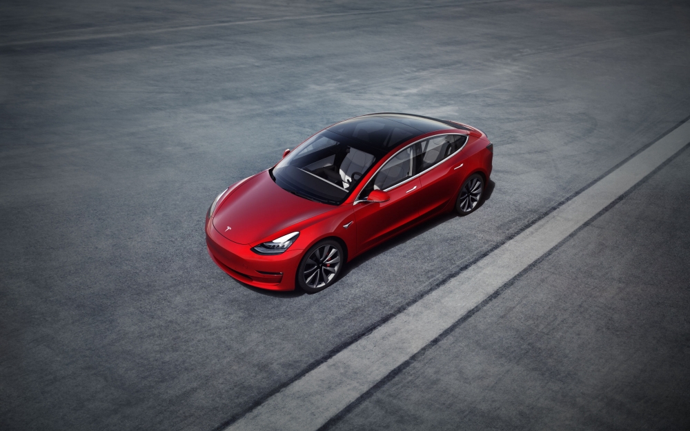 Tesla Model 3 става най-продаваният електромобил в историята до седмици