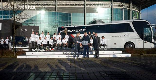 Нов автобус за немския отбор по футбол