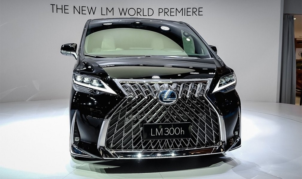 Шанхай 2019: Lexus с първи миниван в историята си (видео)