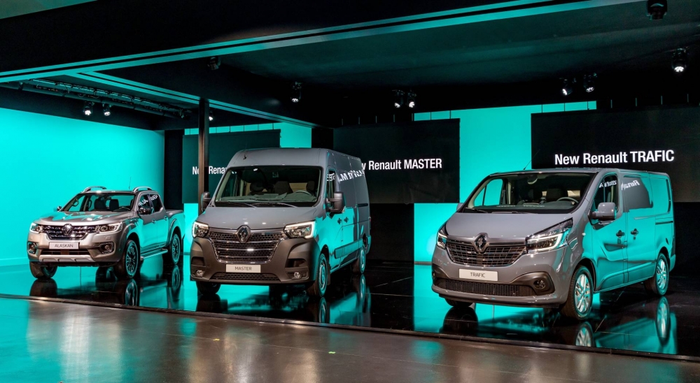 Фейслифт за Renault Trafic и Master – има и нови двигатели (допълнено с много видео)