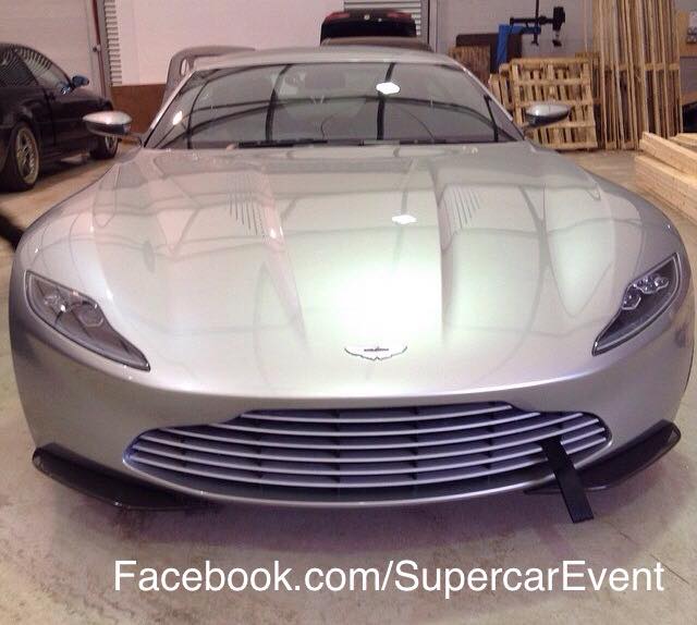 Щракнаха Aston Martin DB10 по време на снимки