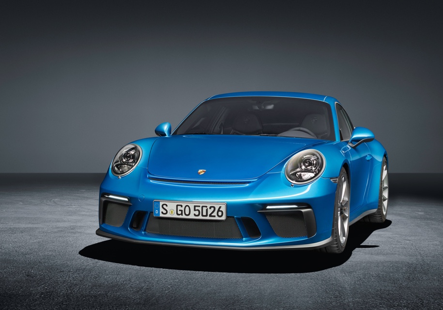 Porsche 911 ще има две хибридни версии