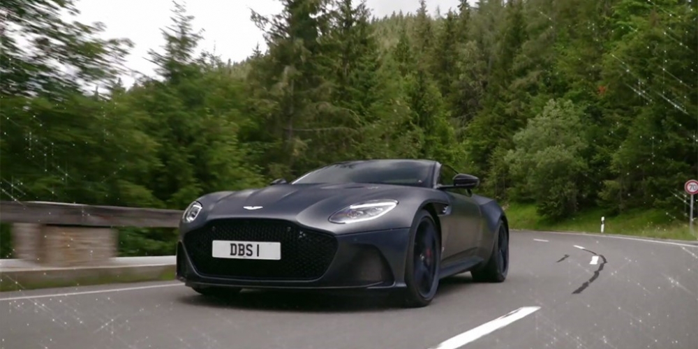 Джеймс Бонд версия на Aston Martin DBS Superleggera